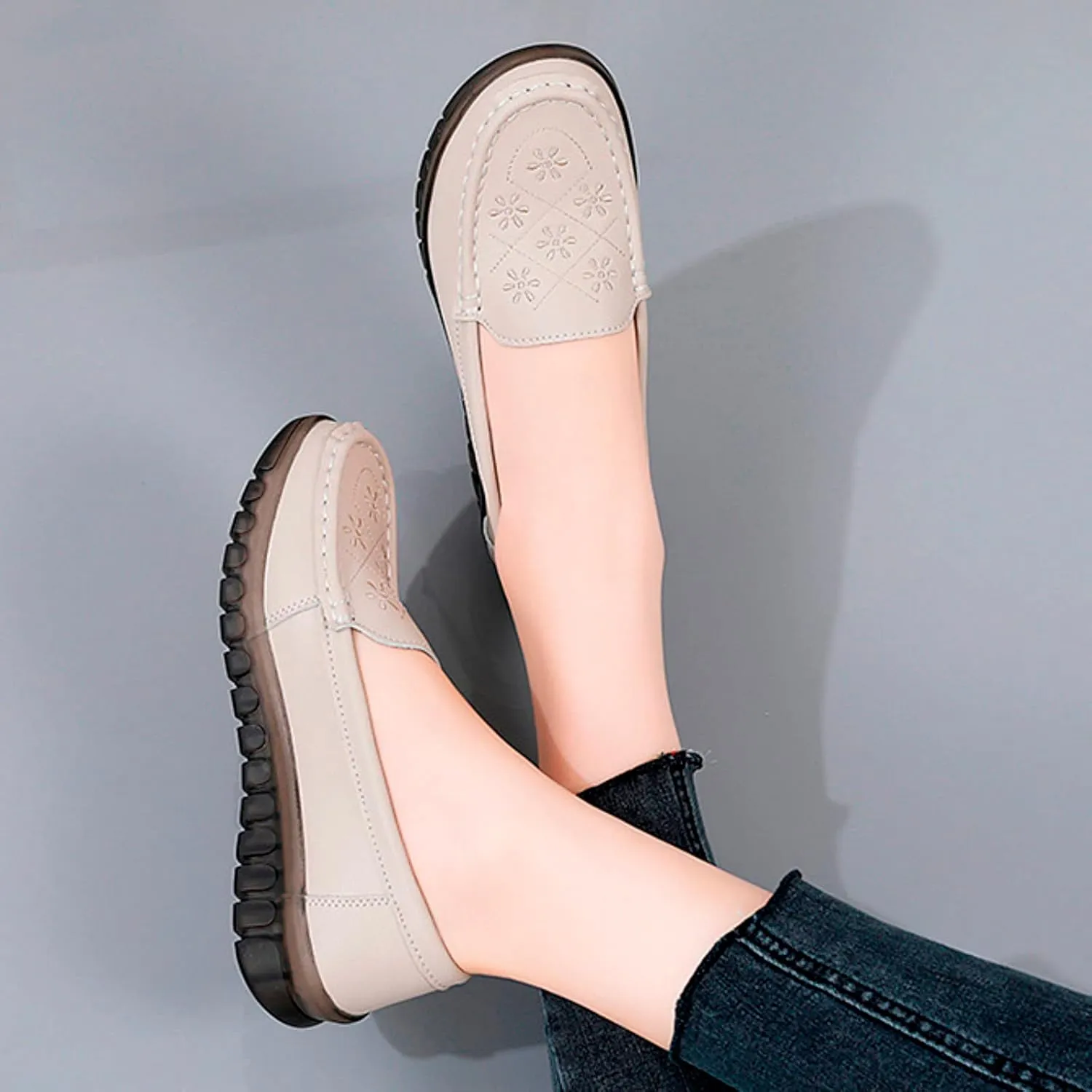 Barefoot Shoes Women Slip On Sneakers Women Mens Loafers Dress Shoes Closed Toe Indoor and Outdoor Christmas Running Shoes Women Wide Toe Box Trendy Casual