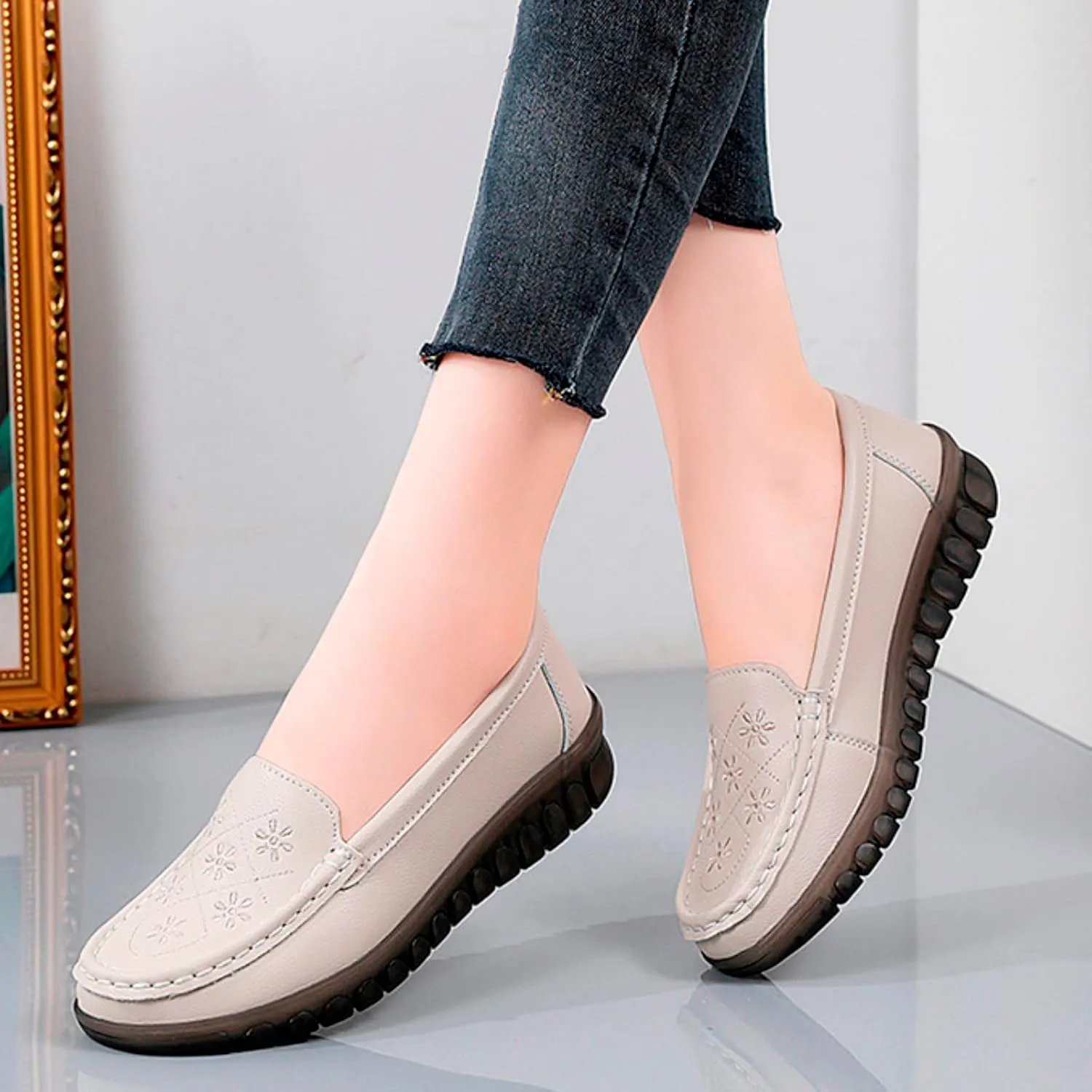 Barefoot Shoes Women Slip On Sneakers Women Mens Loafers Dress Shoes Closed Toe Indoor and Outdoor Christmas Running Shoes Women Wide Toe Box Trendy Casual