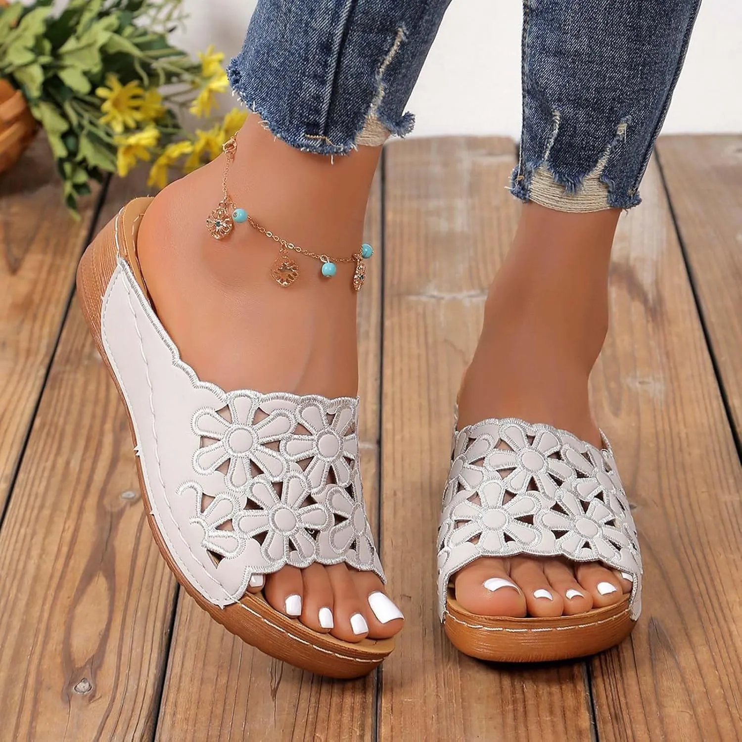 Comfy Womens Sandals Hollow Out Floral Beach Classic Shoes Lightweight Arch-Support Comfort Classic Slipper