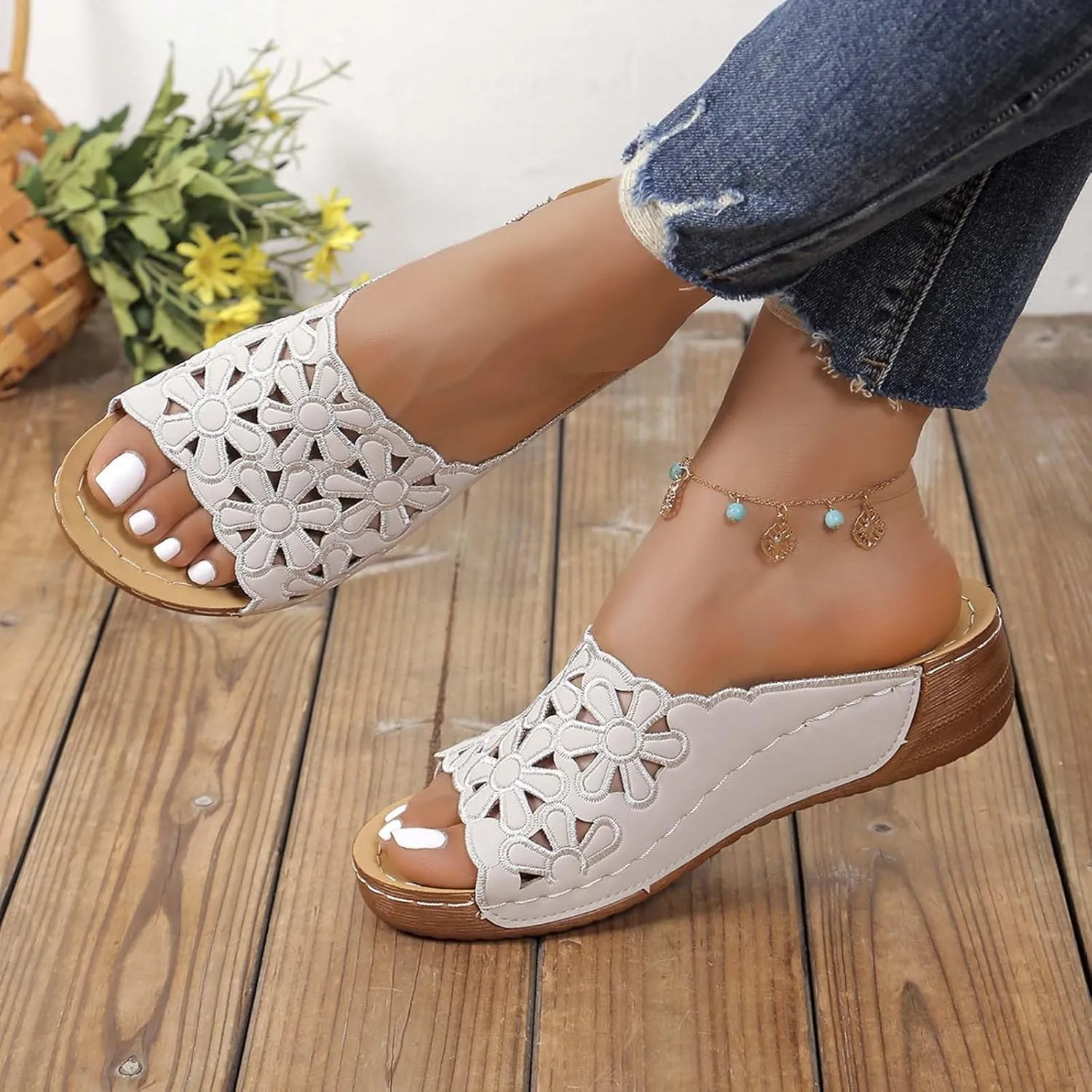 Comfy Womens Sandals Hollow Out Floral Beach Classic Shoes Lightweight Arch-Support Comfort Classic Slipper