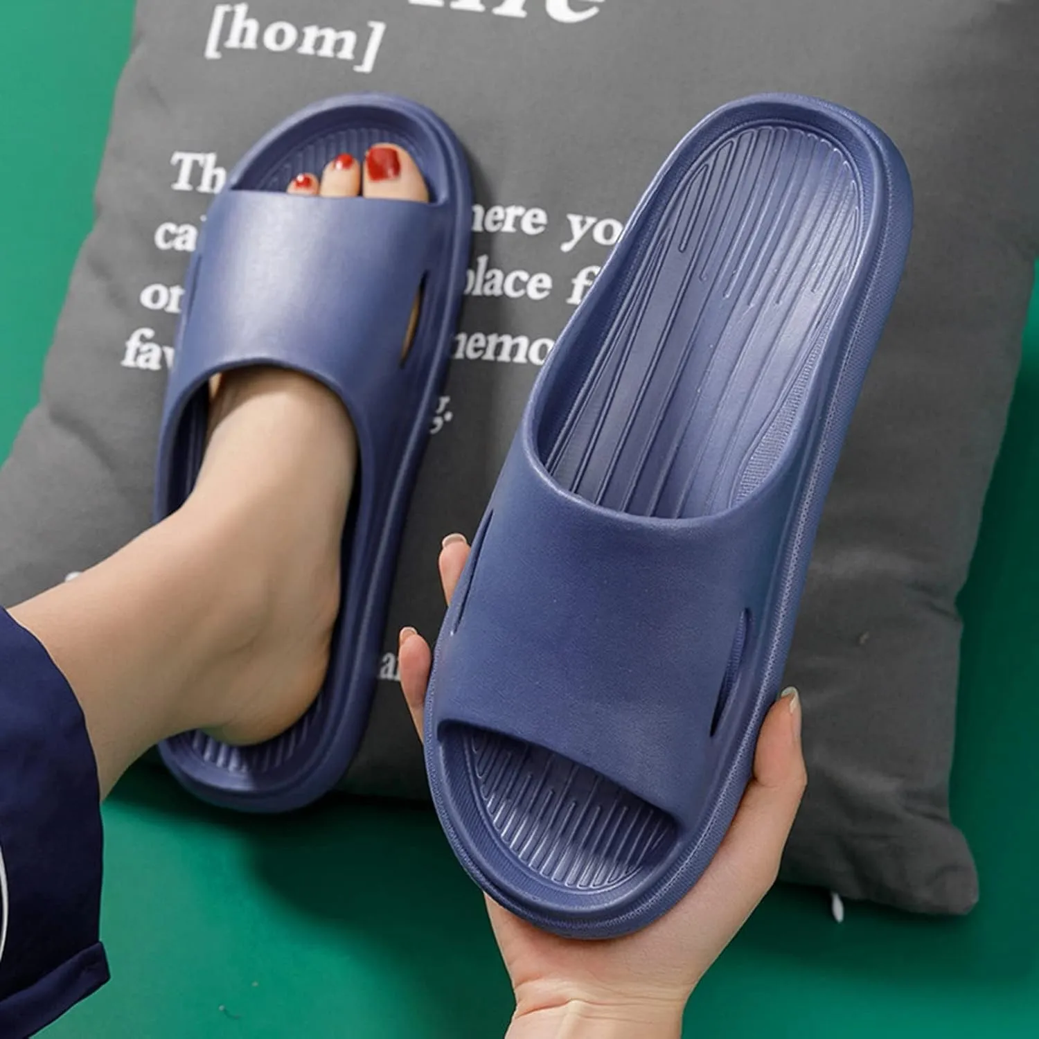 Couples Shower Slide Sandal Summer Flat Bottom Beach Slippers Solid Pillow Slippers Squirrel for Men
