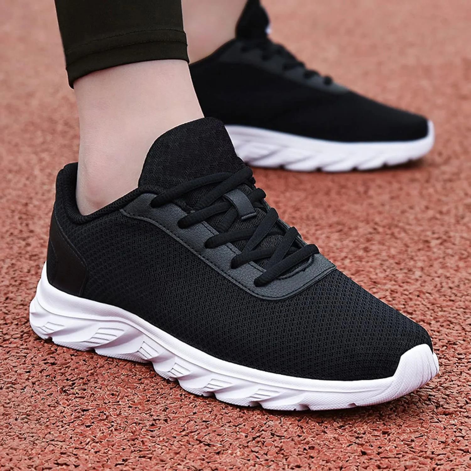 Men's Reathable Stretch Canvas Shoes Breathable and Light Outdoor Comfy Walking Shoe Lightweight Barefoot Shoes