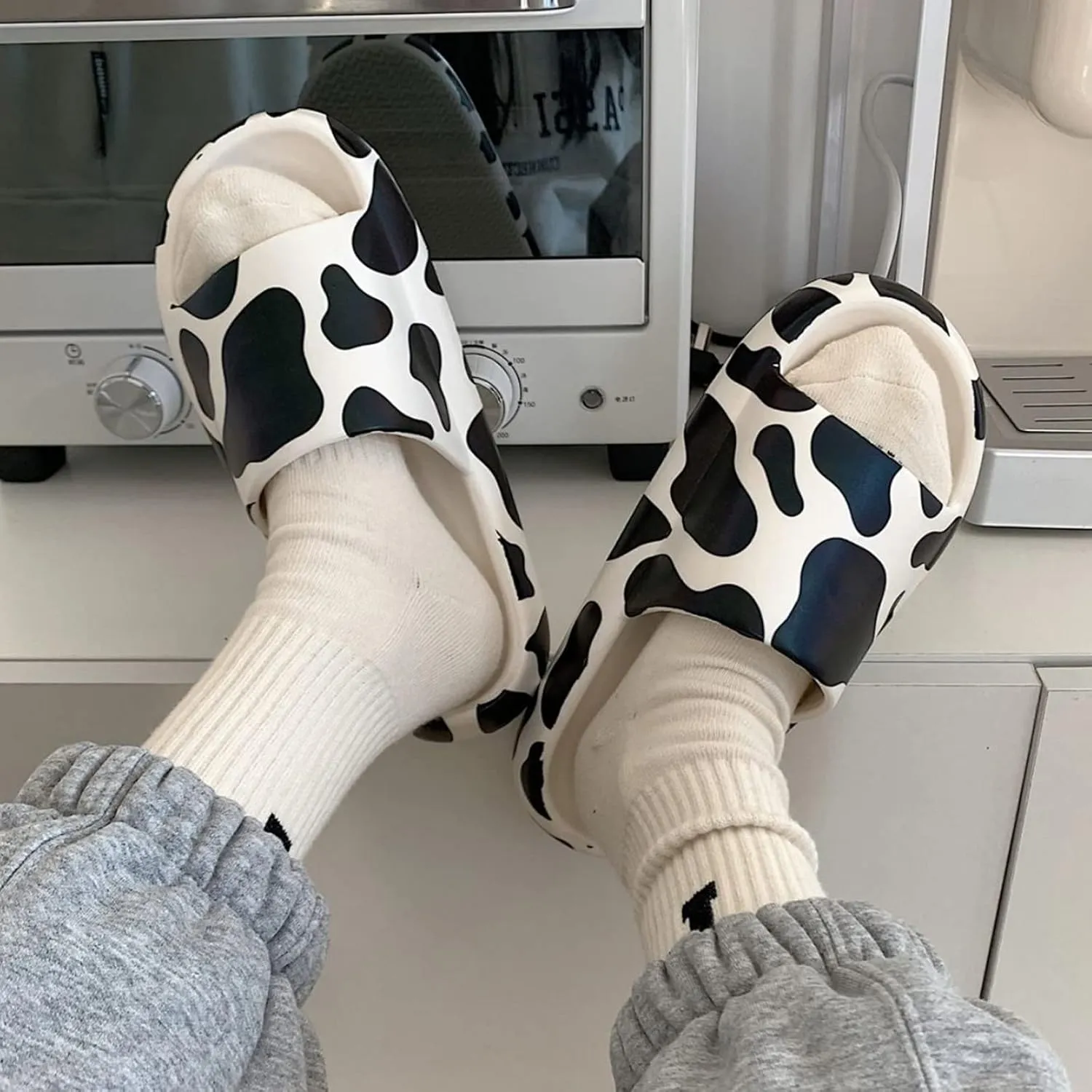 Slides for Women Shower Shoes with Drainage Holes House Slippers Bathroom Slipper Women's Pillow Slippers