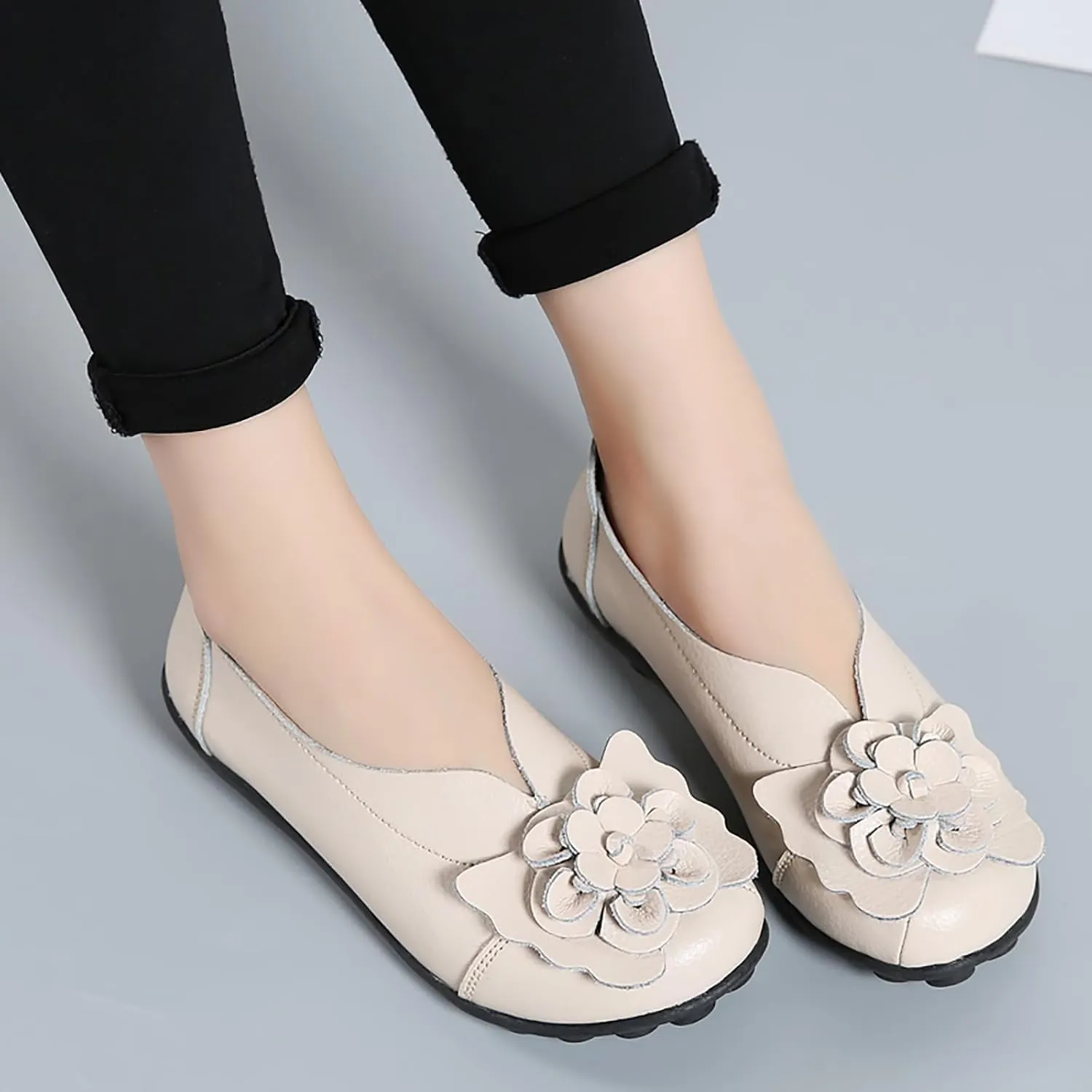 Womens Loafers Comfortable Dressy Driving Shoes Non Slip Flower Decoration Round Toe Business Casual Shoes Summer Walking Sandals Soft Soles Pump 2025 Fashion