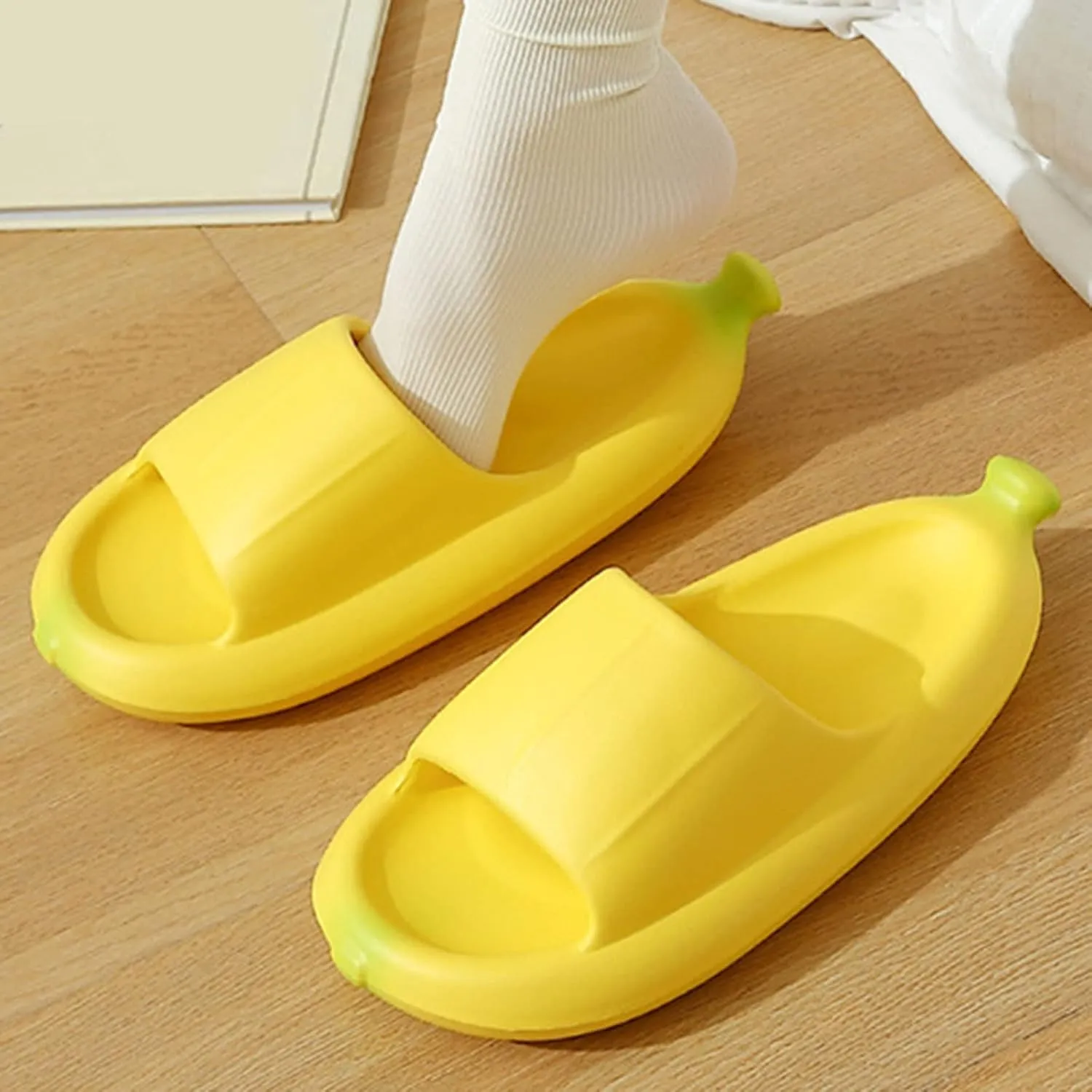 Women's Soft Flat Soled Sandal with Drainage Hole Water Shoe Quick Drying Shower Slippers Women's Flat Slippers